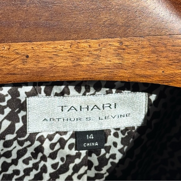 Tahari Arthur S Levine 100% Wool Asymmetrical Blazer Women’s 14 - Picture 4 of 11